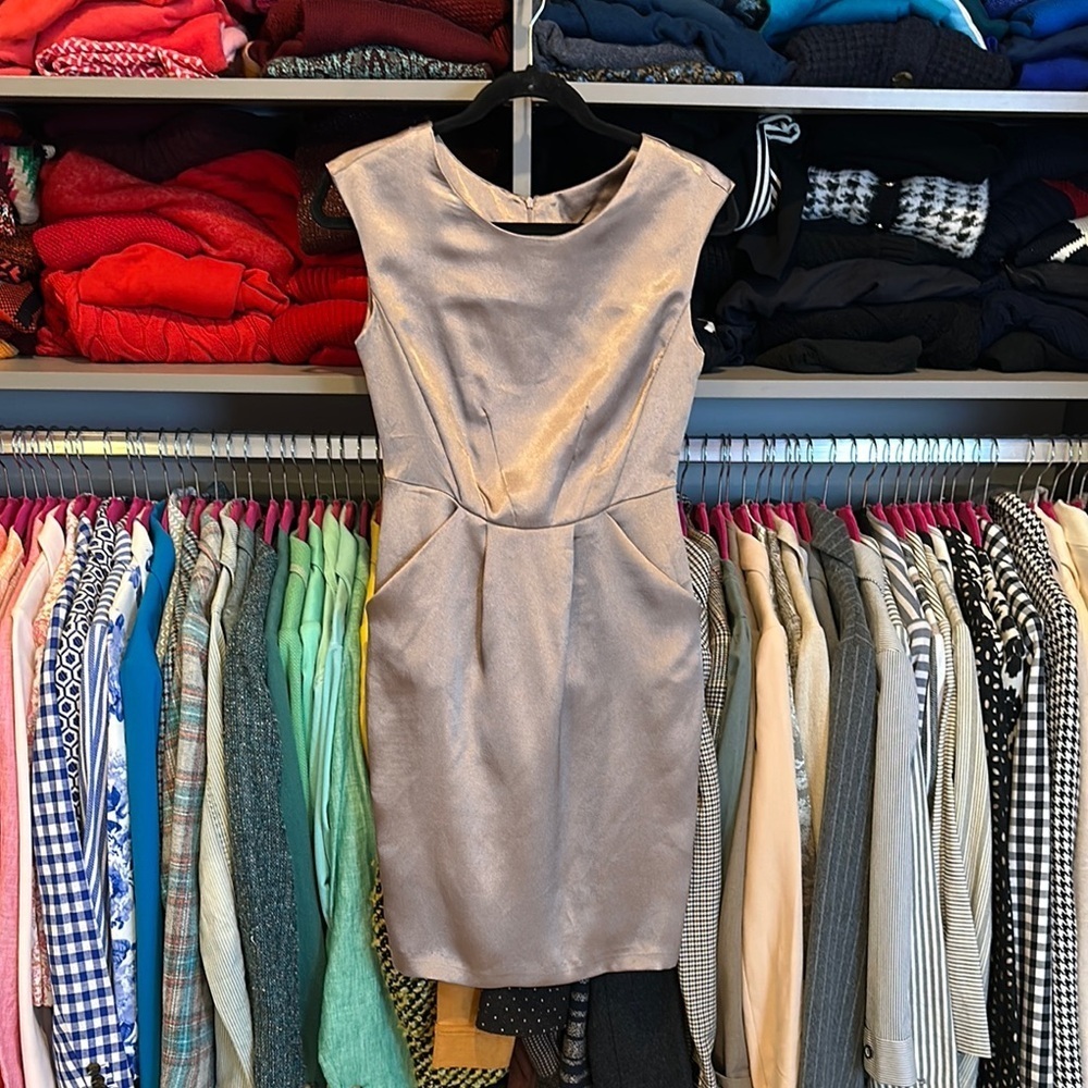 Unbranded taupe sleeveless satiny back zipper closure 2 pocket dress size S